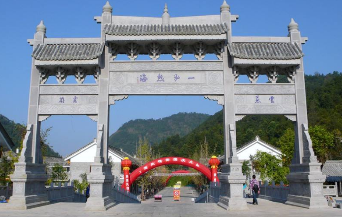 石雕牌坊：有哪些種類，設(shè)計時要考慮哪些因素？